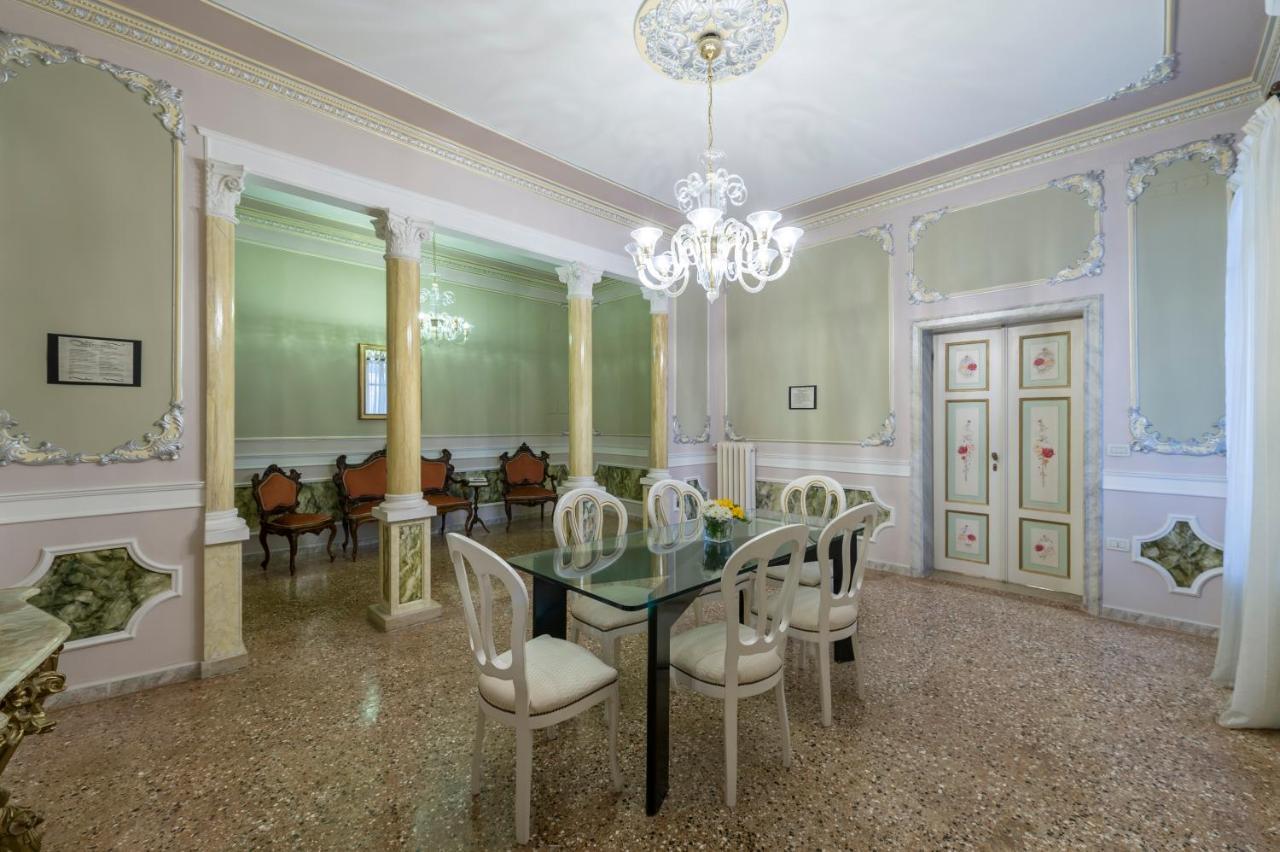 Casa Di Carlo Goldoni - Dimora Storica Bed and Breakfast Chioggia Exteriör bild
